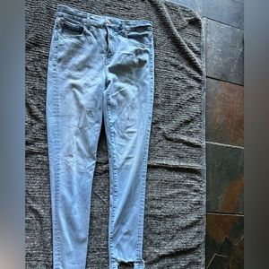 Hi Rise American Eagle Jegging. Size 12. Light Wash.